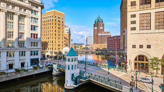 How to Apply for a Canada Visa in Milwaukee